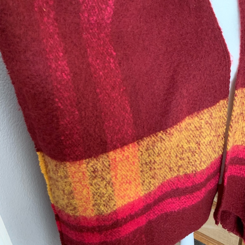 BCBG wrap with sleeves - Picture 3 of 5